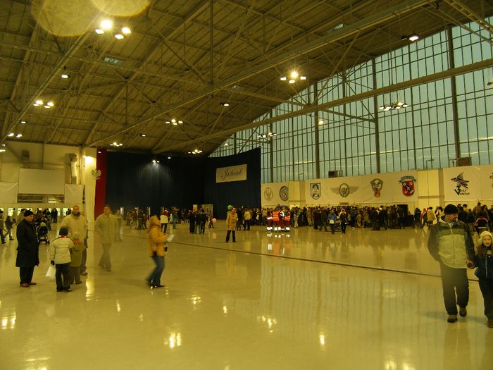 Wnętrze Hangaru Nr 1, podczas dnia otwartego. 2006r.