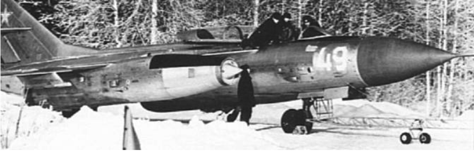 Jak-28 P nb 49 o prędkości naddźwiękowej na lotnisku. 1975 rok. Zdjęcie LAC