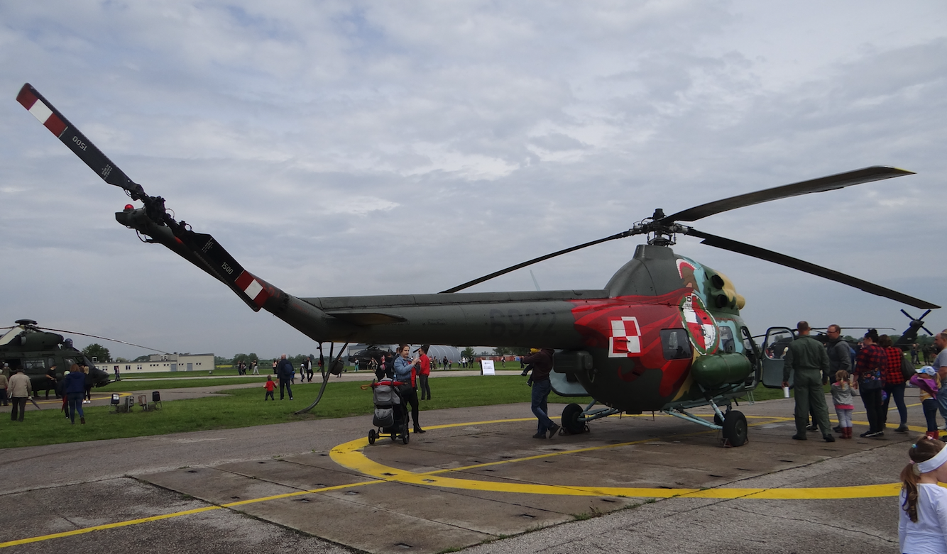 PZL Mi-2 nb 6922 w okolicznościowym malowaniu. Inowrocław. 2019 rok. Zdjęcie Karol Placha Hetman