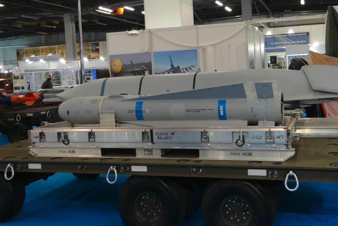 Kierowany pocisk rakietowy klasy powietrze-ziemia AGM-65 G-2 Maverick. 2020 rok. Zdjęcie Karol Placha Hetman