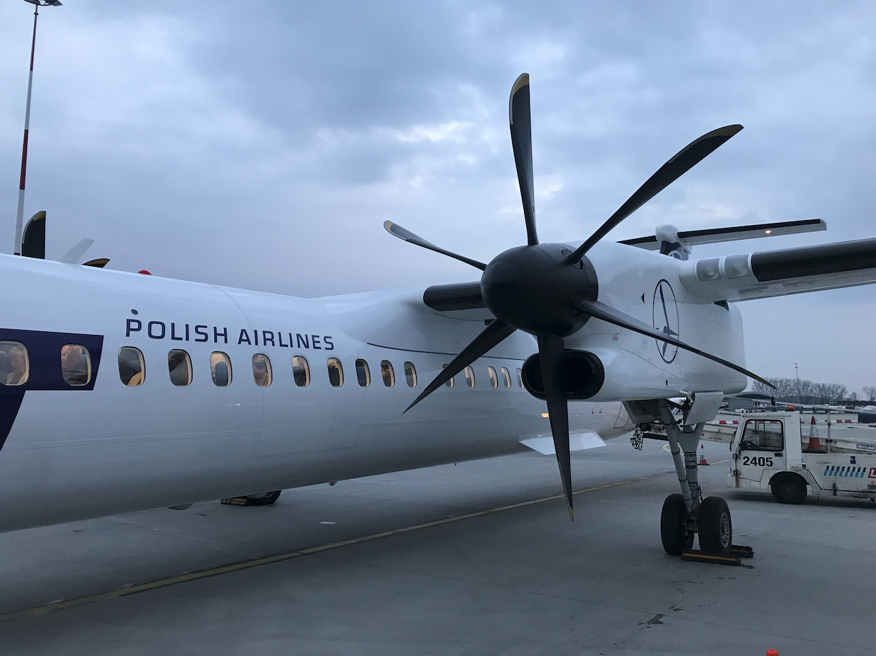 Bombardier DHC 8 Q 400. 2018 - Polot