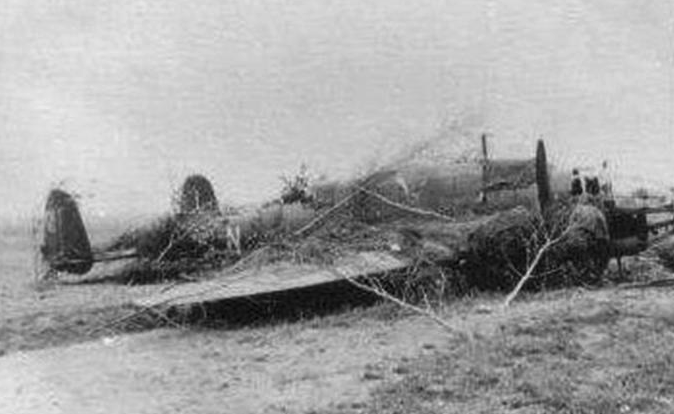 PZL-37 B after a forced landing, the crew began masking. 1939.