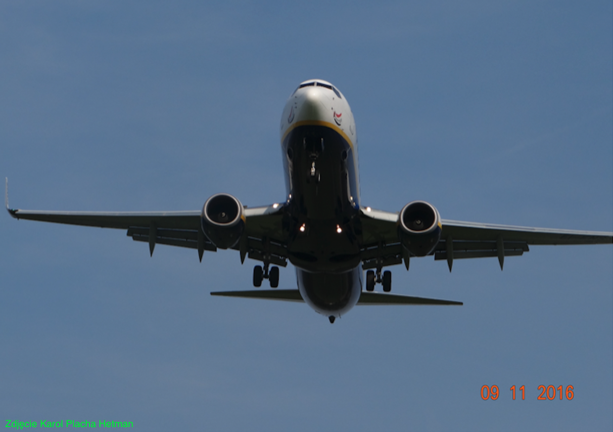 Boeing B.737-800 ląduje w Balicach. 2016 rok. Zdjęcie Karol Placha Hetman