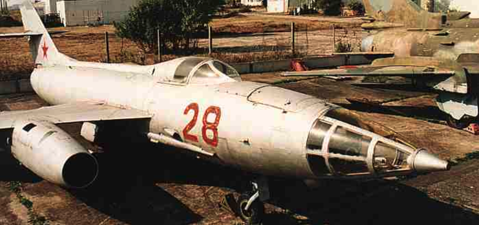 Jak-27 nb 28 w muzeum. 2006 rok. Zdjęcie LAC