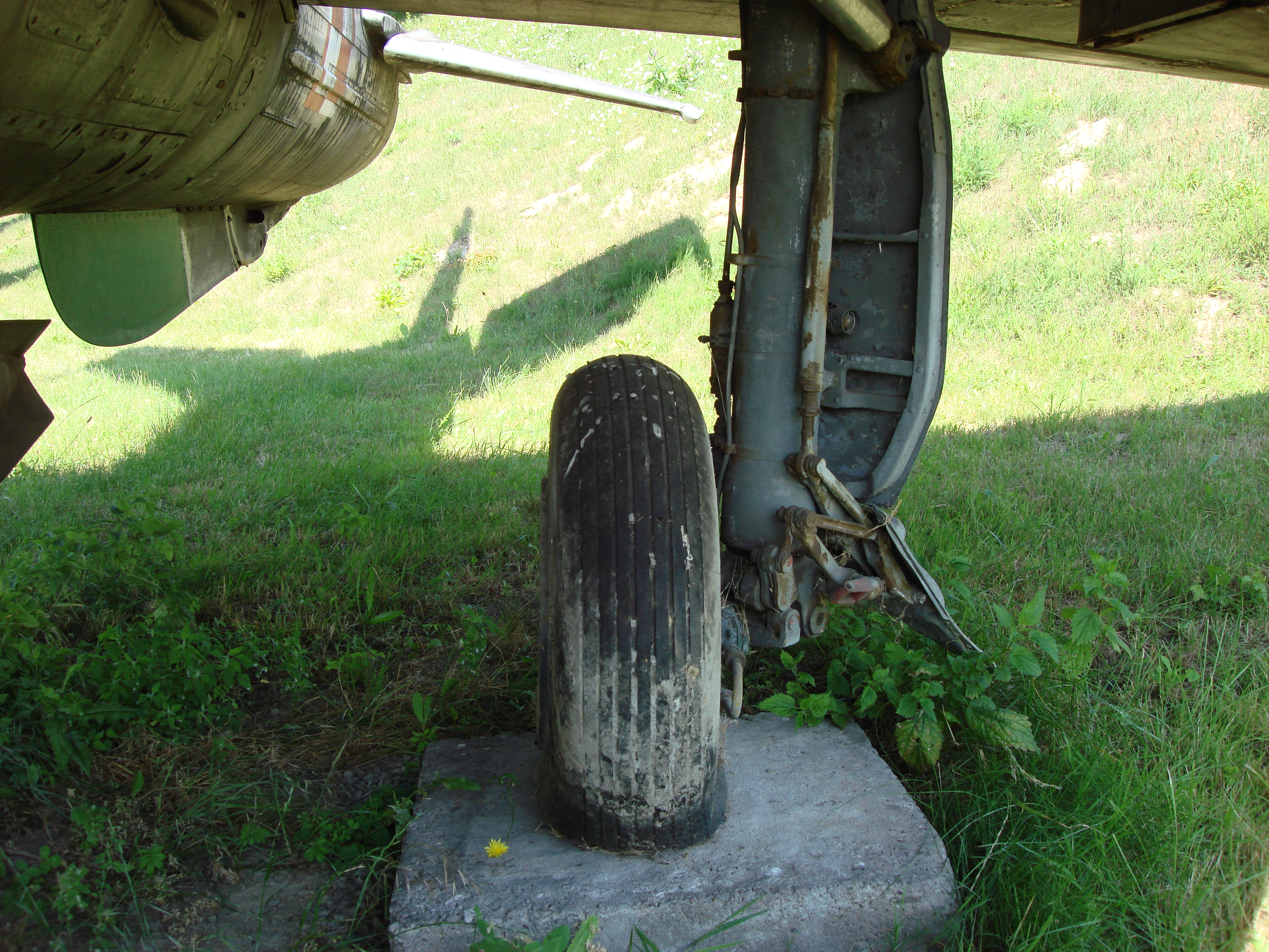 The main chassis MiG-21 F-13. The next versions of the MiG-21 received larger diameter wheels, adapted to use of ground airports. 2007. Photo by Karol Placha Hetman