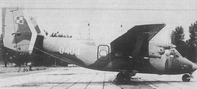 Pierwszy An-28 TD nr AJ 004-04 nb 0404 dostarczony Wojsku Polskiemu w 1988r., a trafił do MW. Silniki PZL-10 S i 3-łopatowe śmigła AW-24 AN. 1988r.