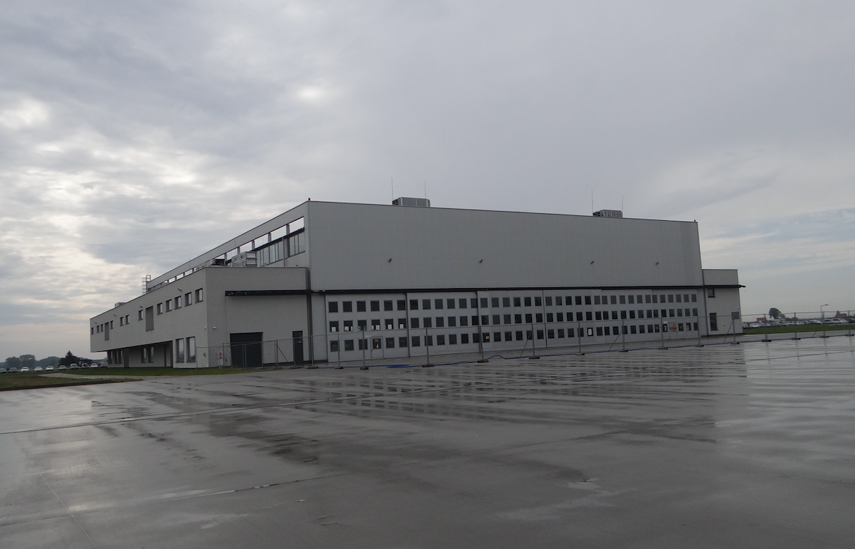 Nowy hangar. 2019 rok. Zdjęcie Karol Placha Hetman
