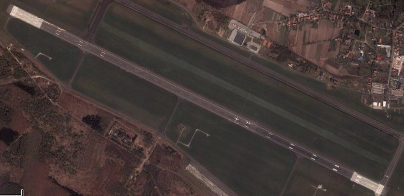 Lotnisko Strachowice. 2007 rok. Zdjęcie google