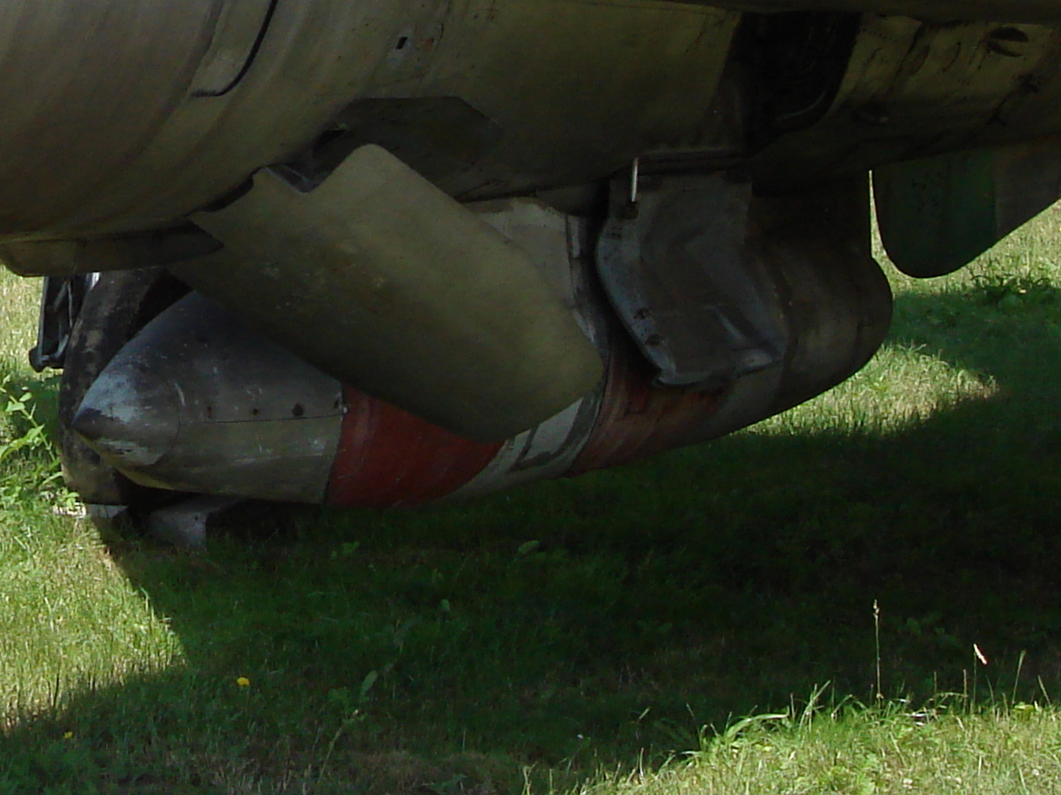 MiG-21 R nb 1125. Zasobnik rozpoznawczy Typu R. 2007 rok. Zdjęcie Karol Placha Hetman