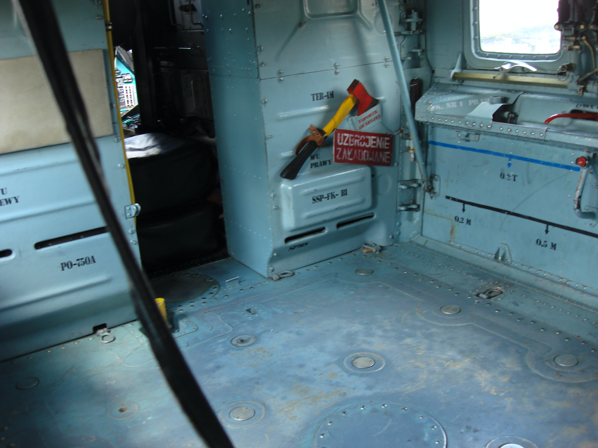 Mil Mi-24. Fragment Ładowni. Widoczne przejście do kokpitu. 2008 rok. Zdjęcie Karol Placha Hetman
