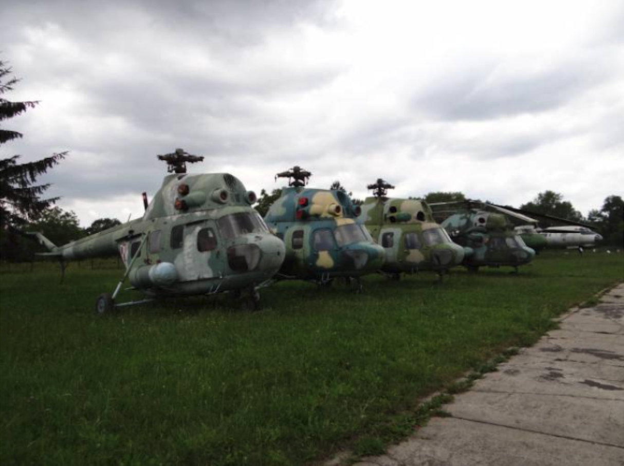 Śmigłowce Mi-2 Muzeum Lotnictwa Polskiego. 2012 rok. Zdjęcie Karol Placha Hetman