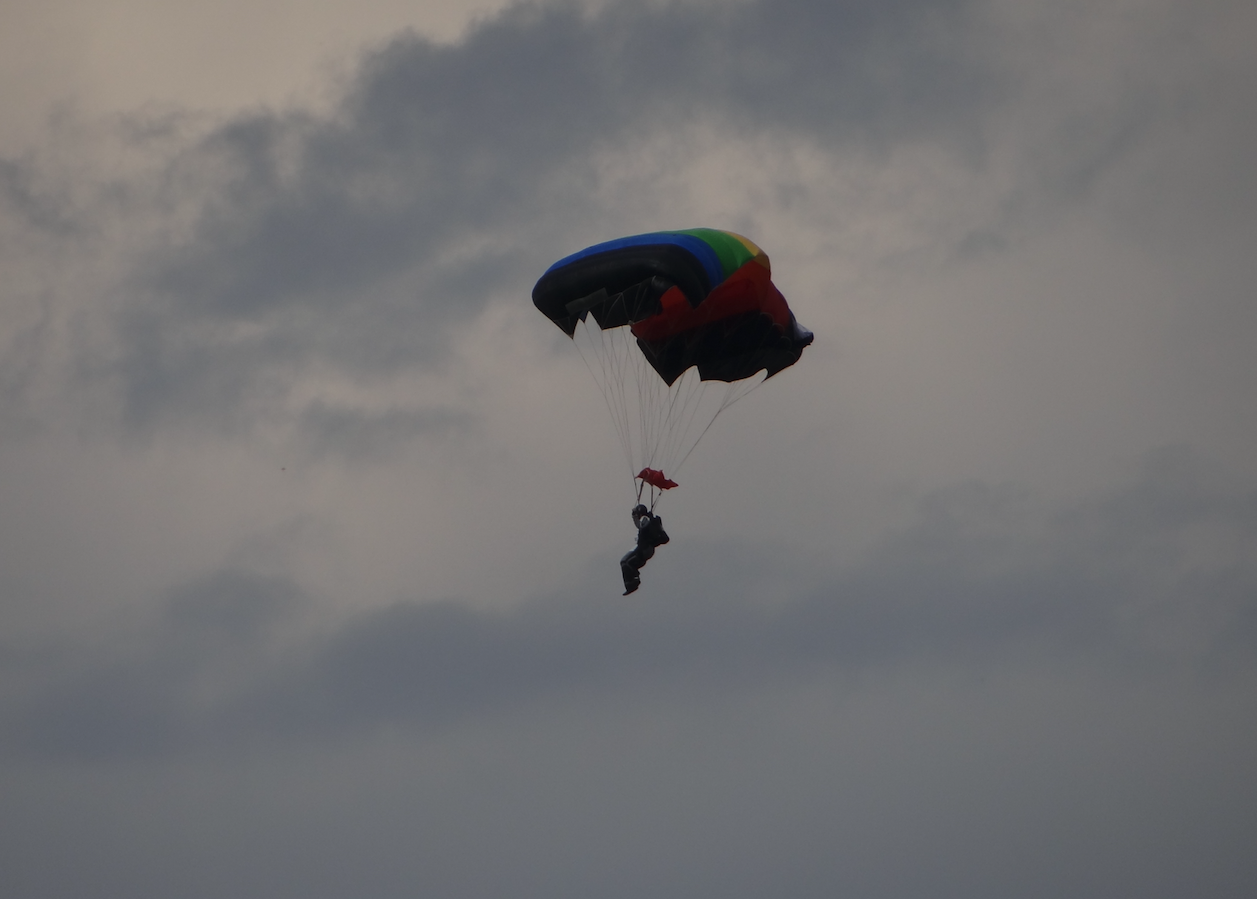 The parachute jumper. 2022 year. Photo by Karol Placha Hetman