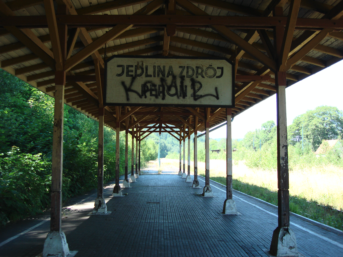 Jedlina Zdrój railway station. 2007 year. Photo by Karol Placha Hetman