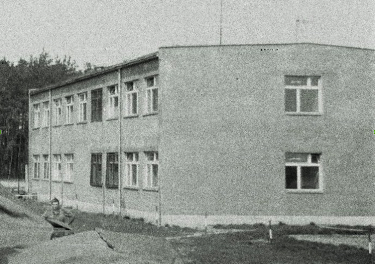 Kąkolewo alternate airfield, barracks. 1974. Photo by Wojciech Zieliński