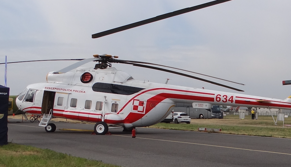 Śmigłowiec Rządowy 1. Baza Lotnicza Mil Mi-8 PPD nb 634. 2015 rok. Zdjęcie Karol Placha Hetman
