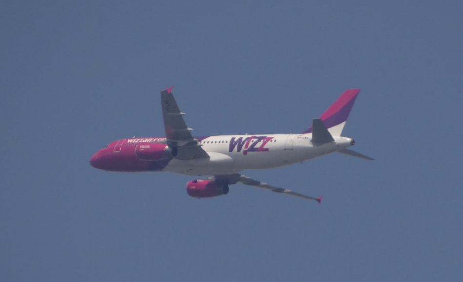Wizz Air's A-320 departs from Lublin Airport. 2016 year. Photo by Karol Placha Hetman