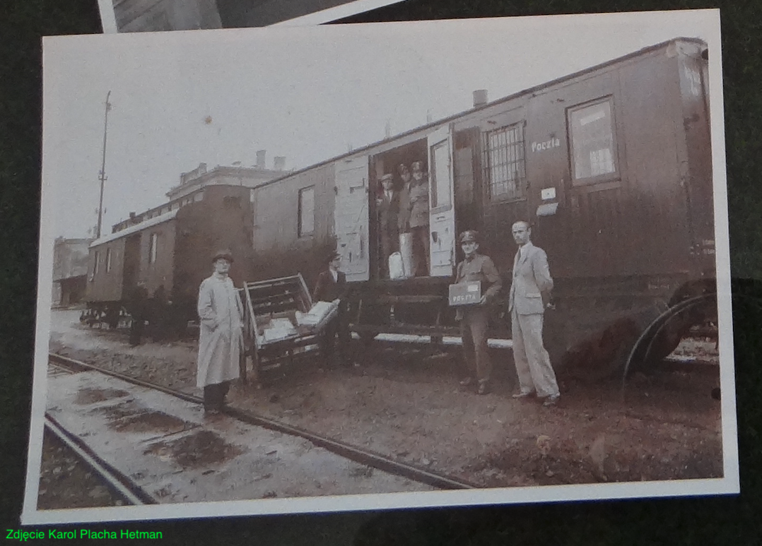 Wagony pocztowe w Warszawie w 1920 roku. 2017 rok. Zdjęcie Karol Placha Hetman