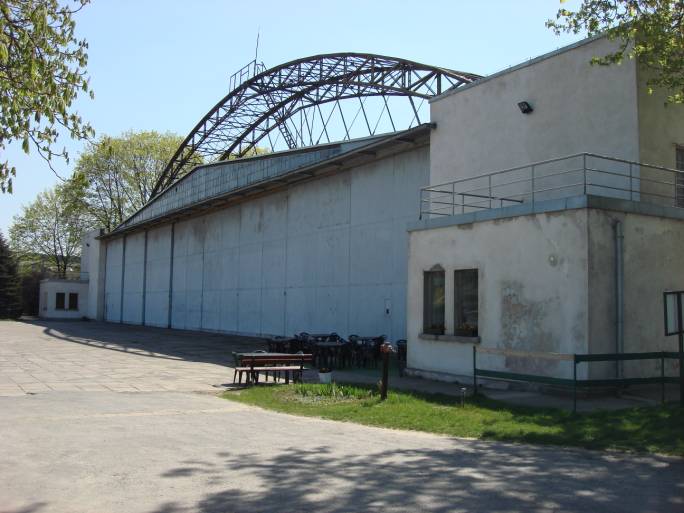 Stella-Sawicki type hangar at the former Rakowice-Czyżyny airport, now a museum hangar. 2009 year. Photo by Karol Placha Hetman
