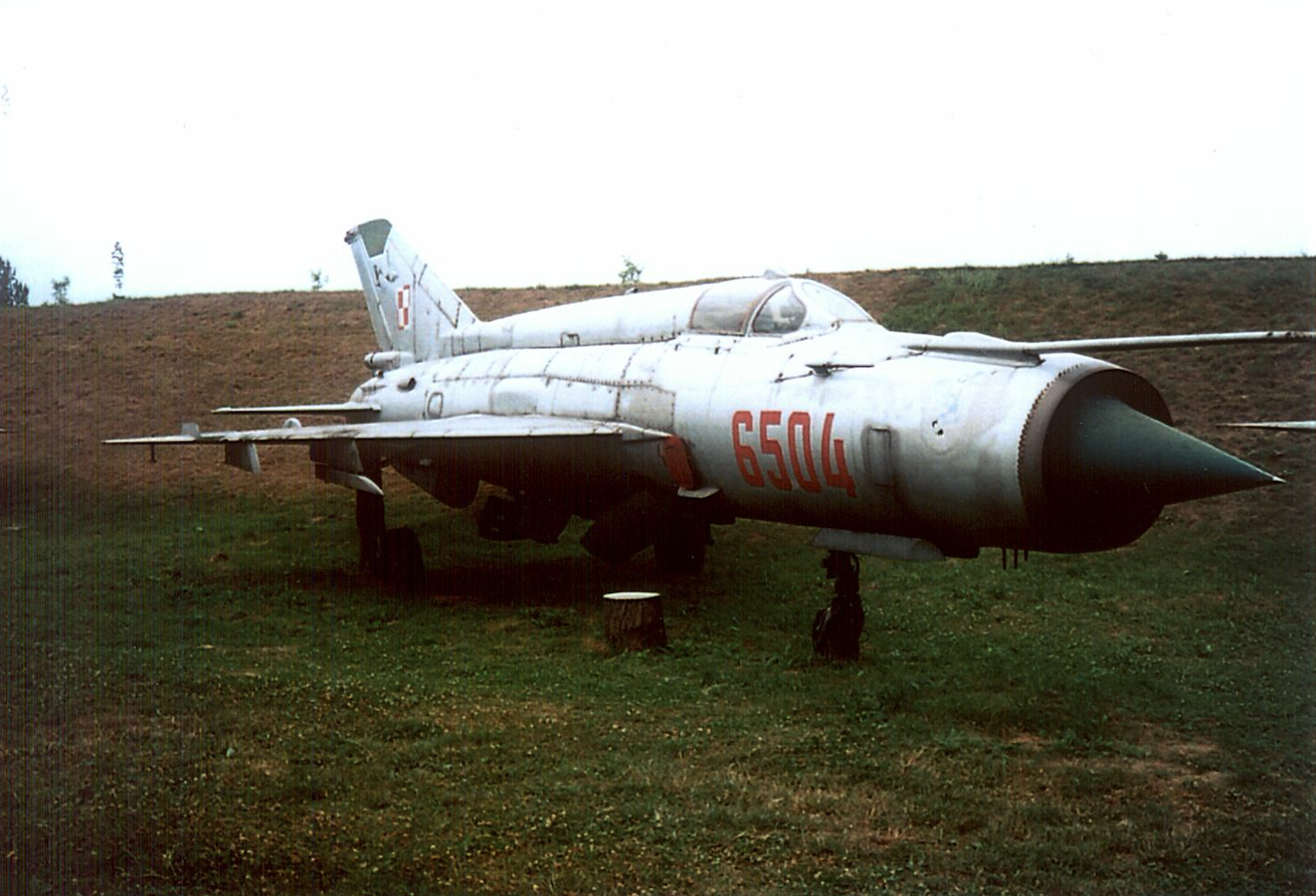 MiG-21 MF nb 6504. 2002 rok. Zdjęcie Karol Placha Hetman