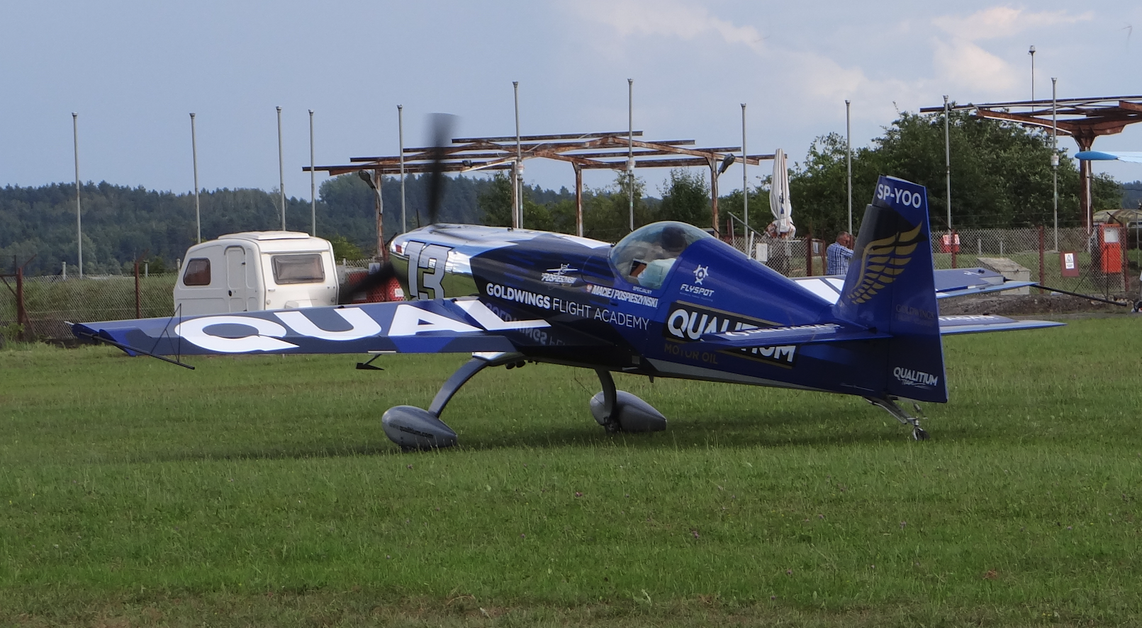 Maciej Pospieszyński samolot Extra 330 SC SP-YOO. Mazury Air Show 2018. Zdjęcie Karol Placha Hetman