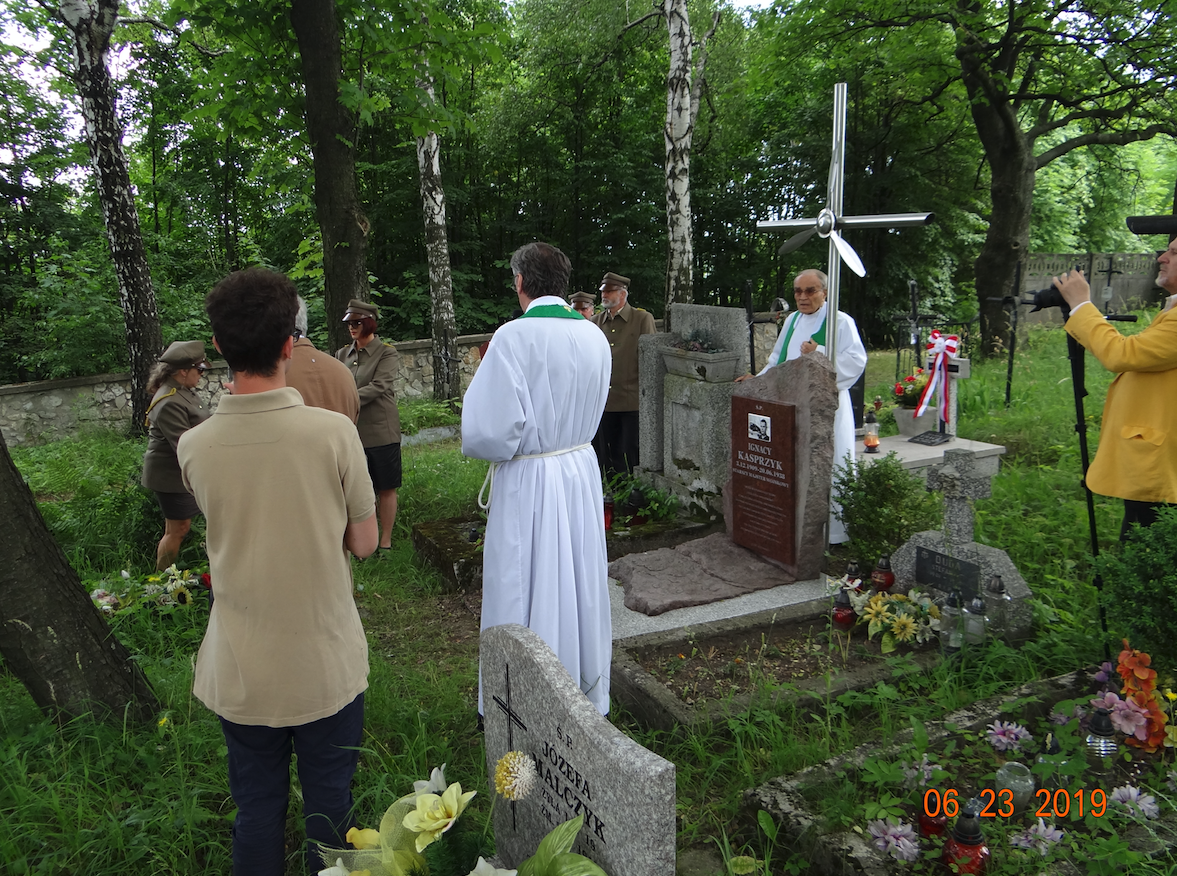 Uroczystości przy grobie Ignacego Kasprzyka. Płoki 2019 rok. Zdjęcie Karol Placha Hetman