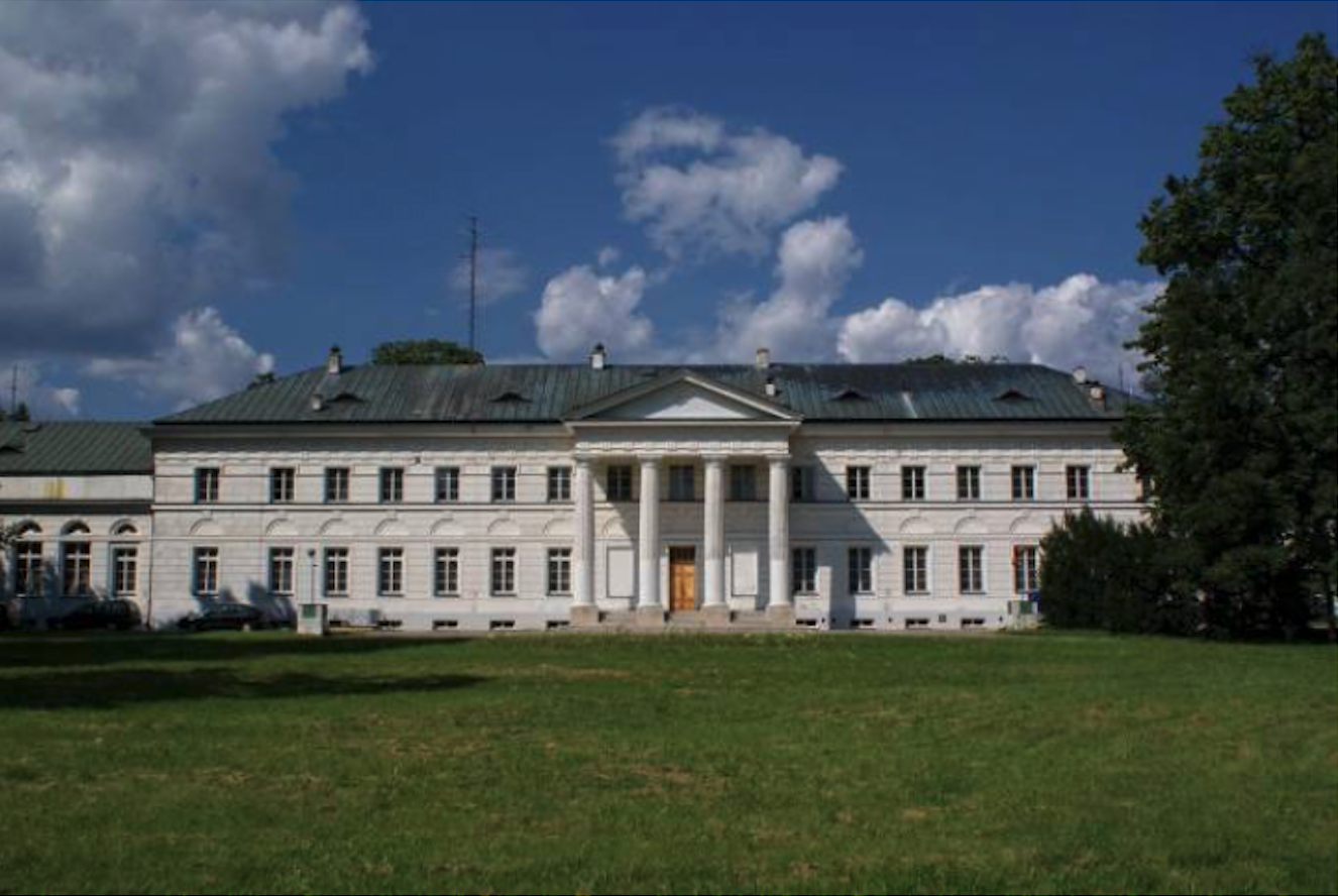 Pałac Mniszchów w Dęblinie. Fasada południowa. 2012 rok. Zdjęcie Karol Placha Hetman