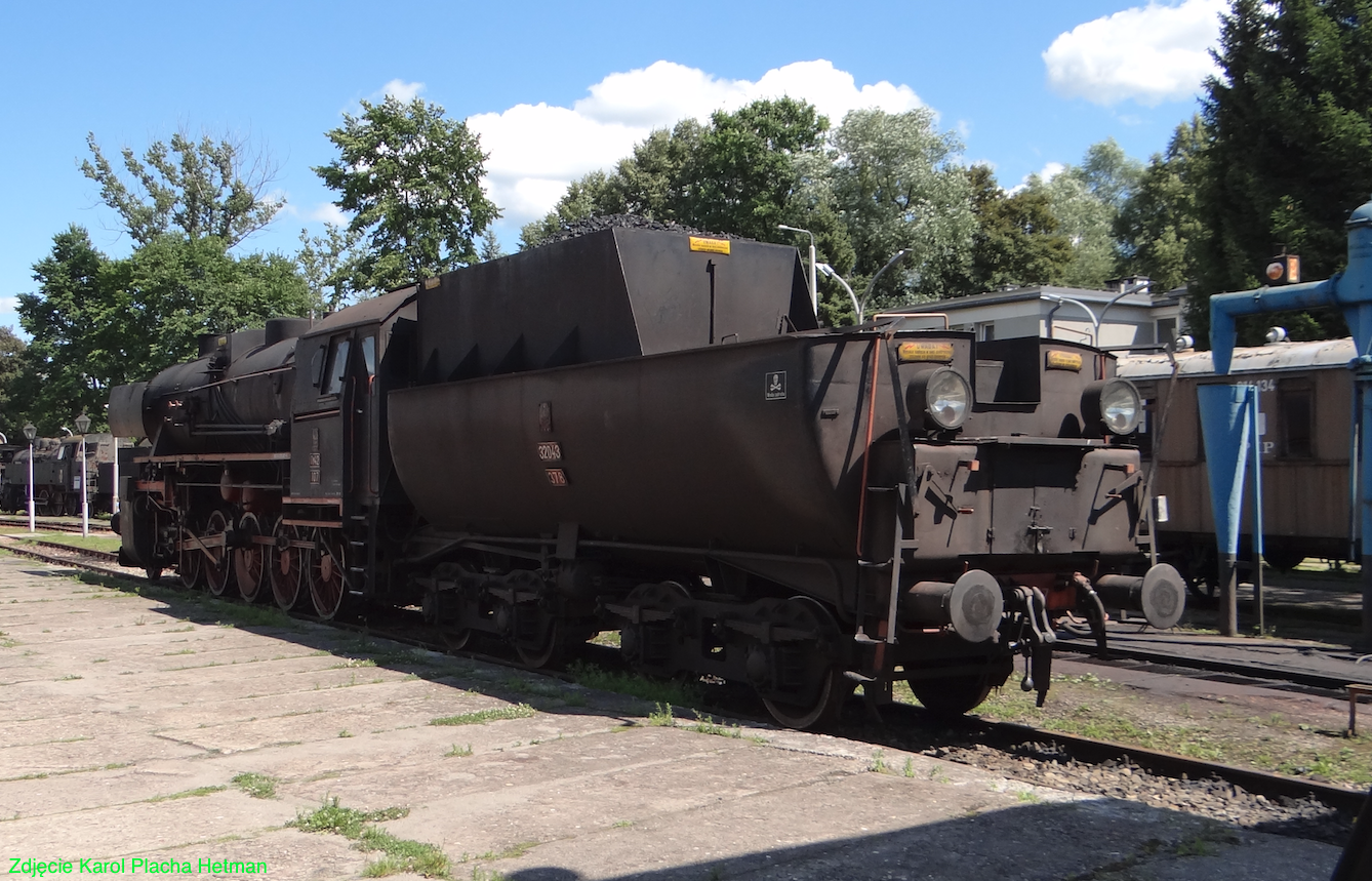 Steam locomotive Ty42-107 tender 32D43-378. 2021 year. Photo by Karol Placha Hetman