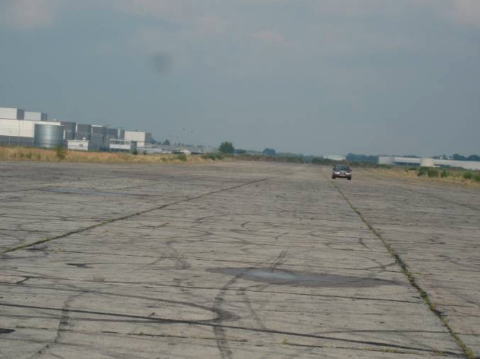 Lotnisko Brzeg, DS. 2010 rok. Zdjęcie Karol Placha Hetman