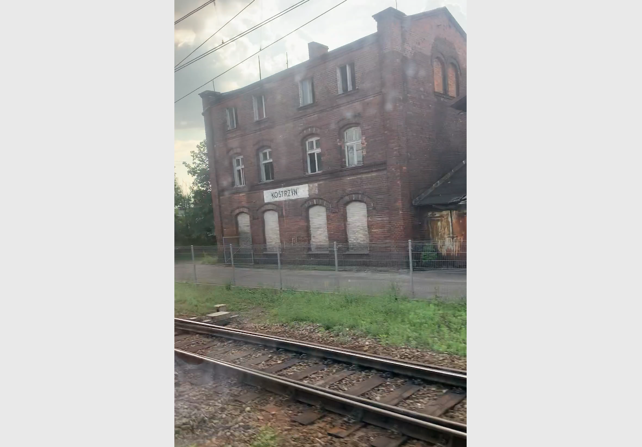 One of the oldest railway buildings in Kostrzyn. 2021. Photo by Karol Placha Hetman