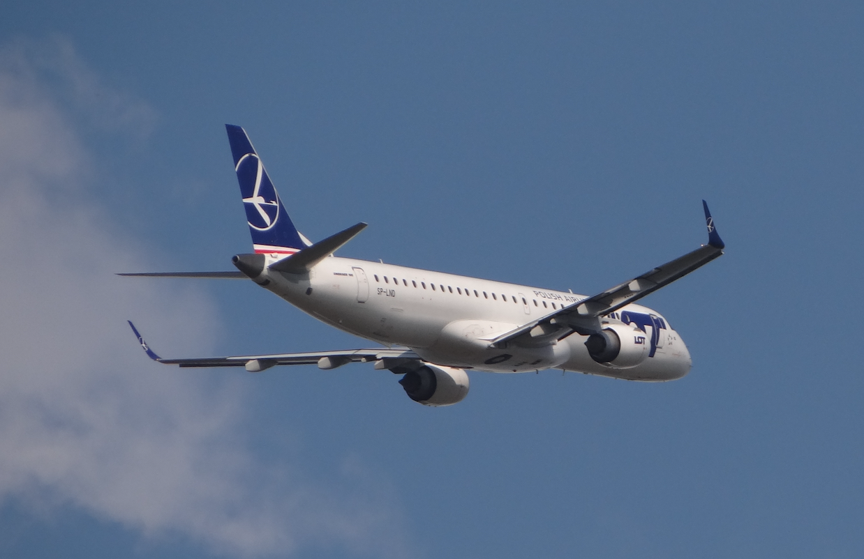 Embraer 195 SP-LNC Rzeszów 2019 rok. Zdjęcie Karol Placha Hetman