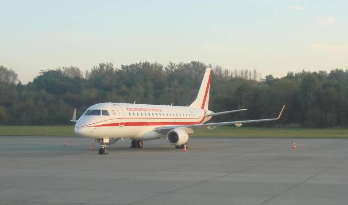 Embraer 175 SP-LIG Balice 2011 rok. Zdjęcie Karol Placha Hetman