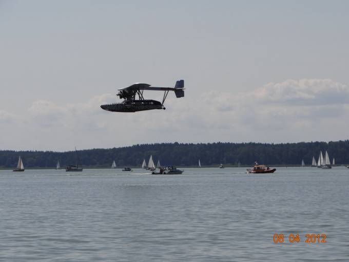 Łódź latająca Sikorsky S-38 nad Jeziorem Niegocin. 2012 rok. Zdjęcie Karol Placha Hetman