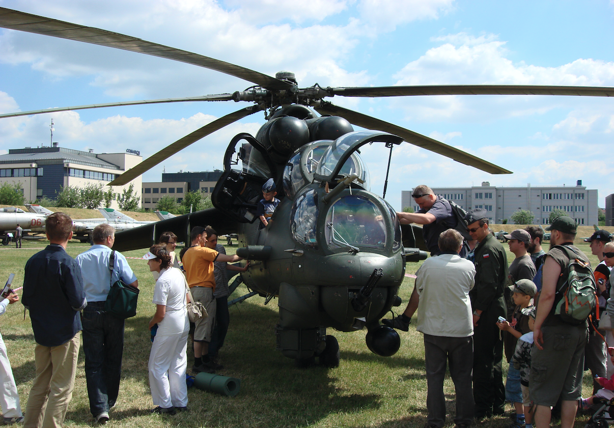 Mil Mi-24 nb 728. 2008 rok. Zdjęcie Karol Placha Hetman