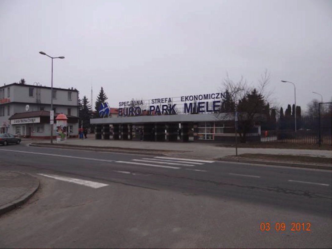 Główne wejście na teren SSE Euro Park Mielec, a do 1995r. WSK PZL Mielec. 2012 rok. Zdjęcie Karol Placha Hetman