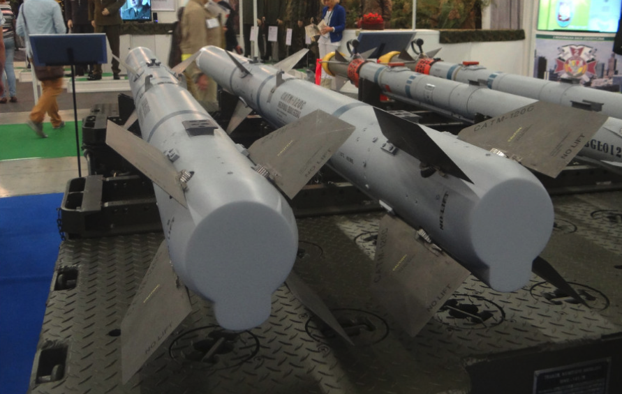 Kierowane pociski rakietowe AIM-120 C-5 AMRAAM. 2014 rok. Zdjęcie Karol Placha Hetman