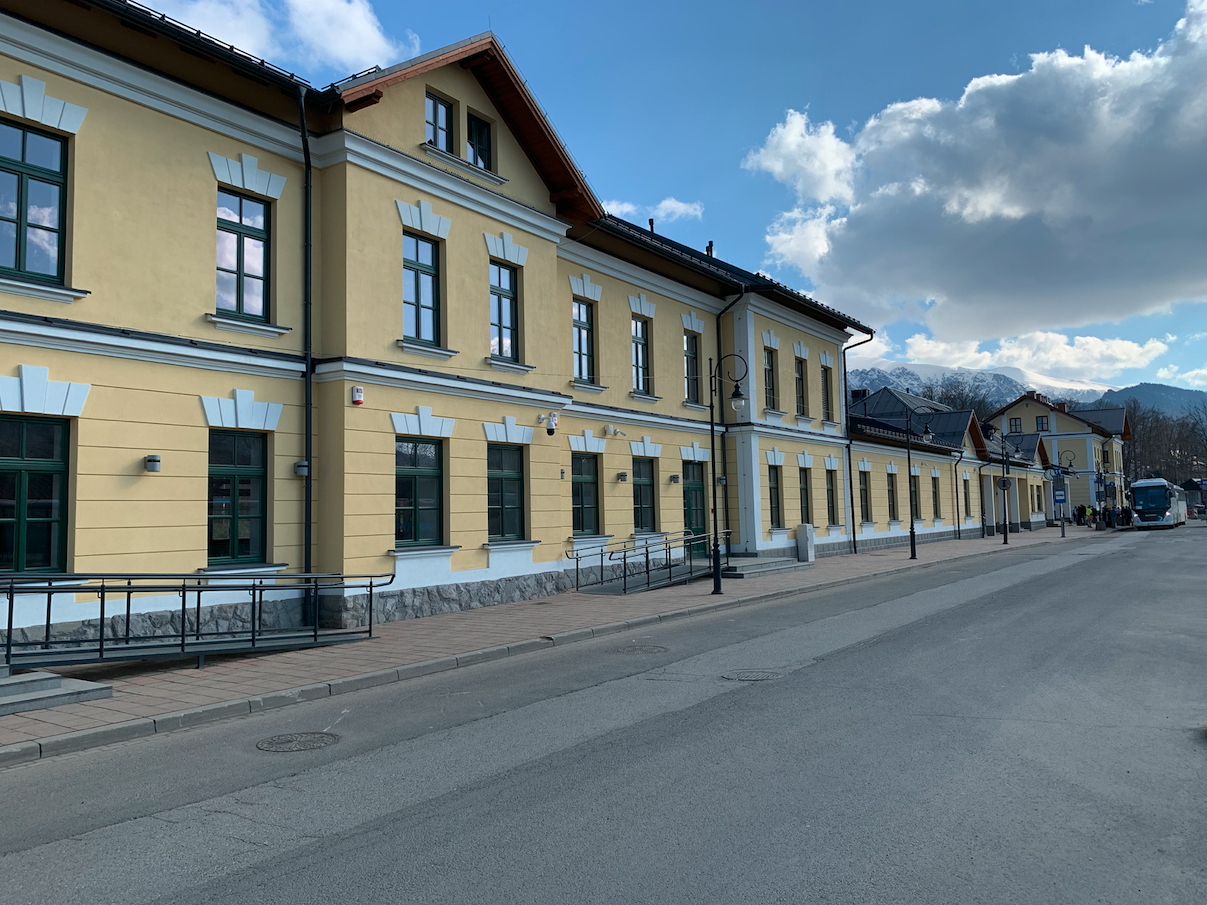 Zakopane railway and bus station. 2022. Photo by Karol Placha Hetman