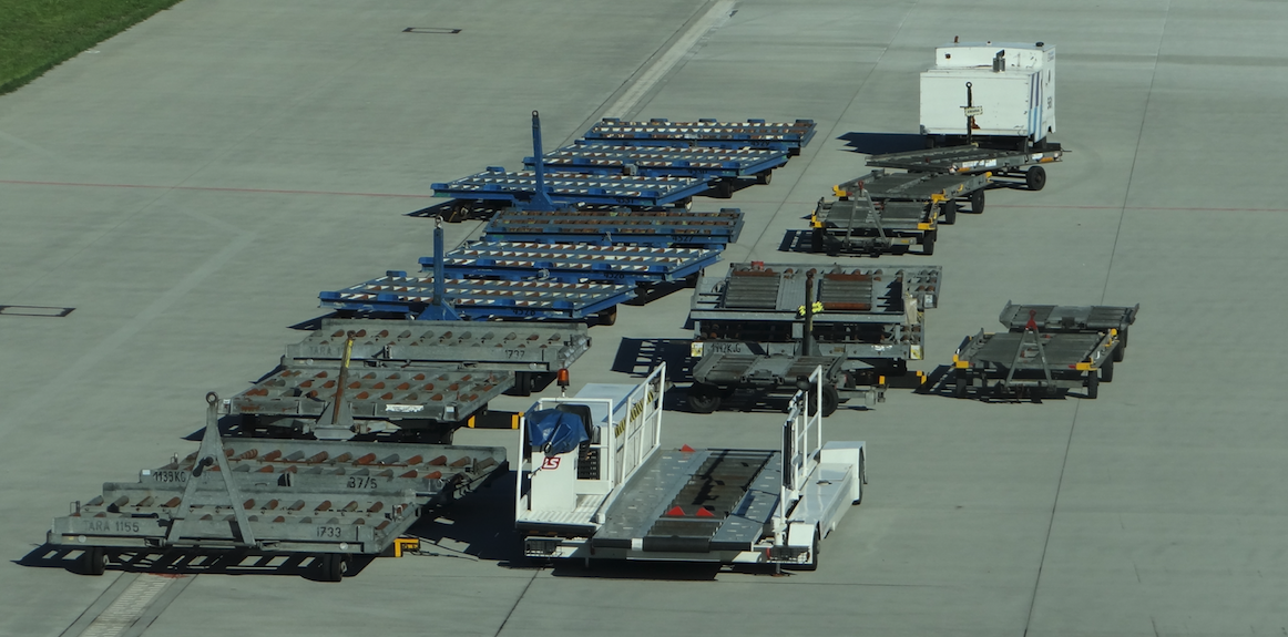 Transport pallets and lifts. 2017. Photo by Karol Placha Hetman