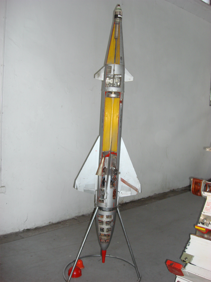 Kierowany pocisk rakietowy RS-2-US. 2008 rok. Zdjęcie Karol Placha Hetman