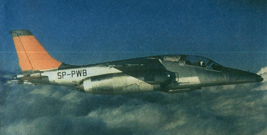 I-22 No. 1 ANP 01-03 nb 03 SP-PWB registration in a research flight in 1989. Photo of LAC