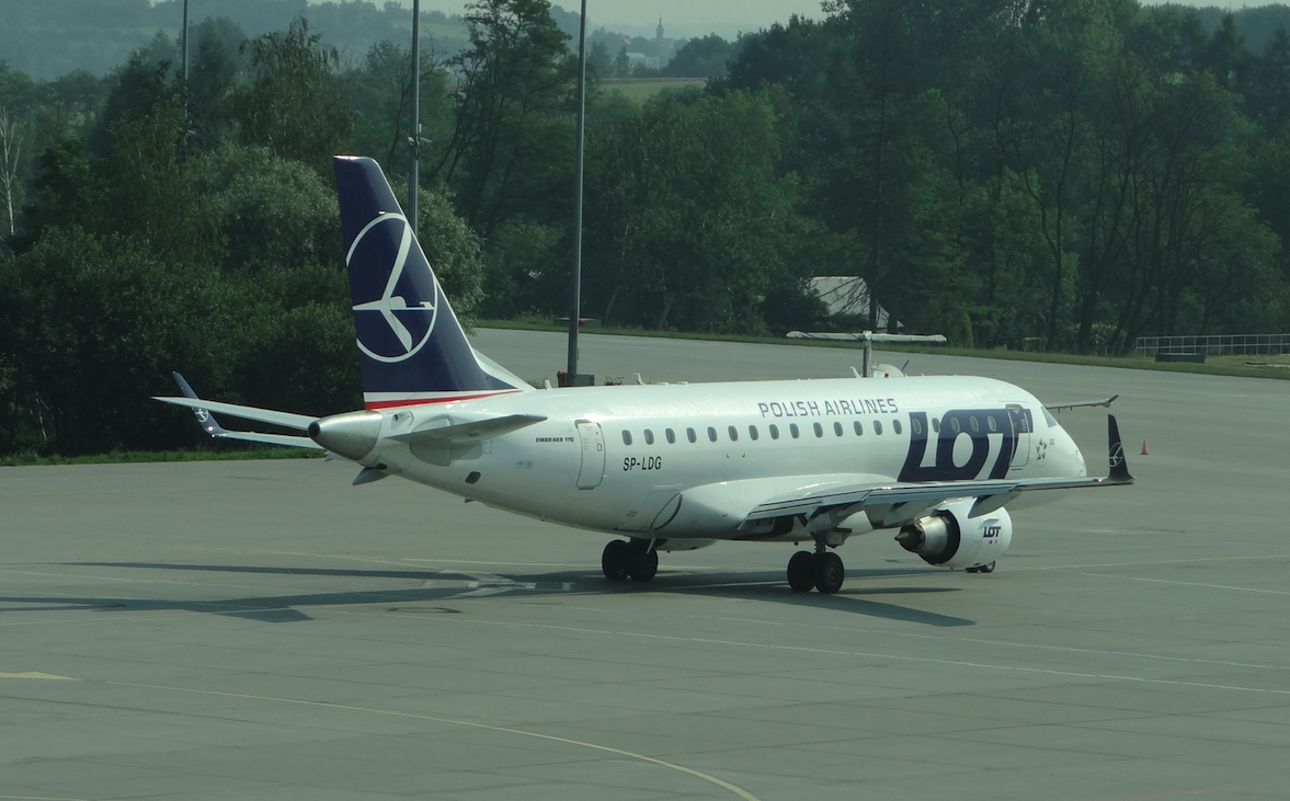 Embraer ERJ E-170 STD, rejestracja SP-LDG. 2012 rok. Zdjęcie Karol Placha Hetman