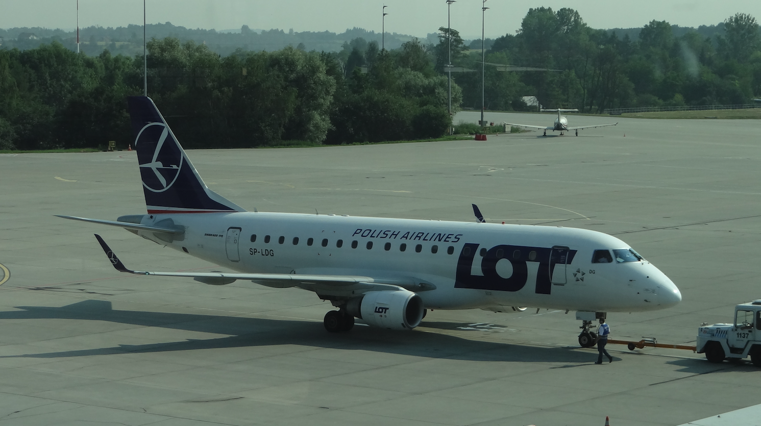 Embraer E-170 STD SP-LDG. 2012 rok. Zdjęcie Karol Placha Hetman